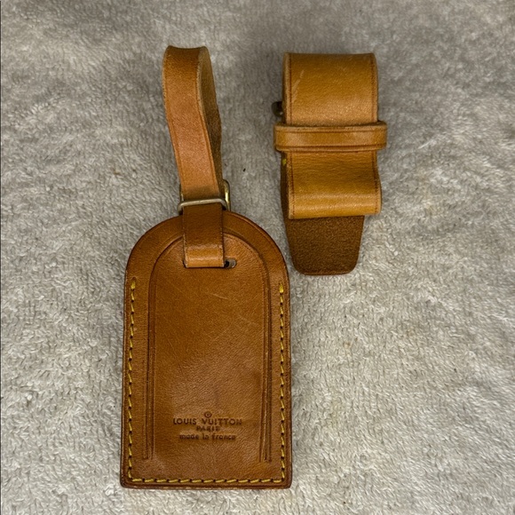 Louis Vuitton Accessories - Vintage Louis Vuitton Luggage Tag and Poignier in Vachetta Leather (13O)